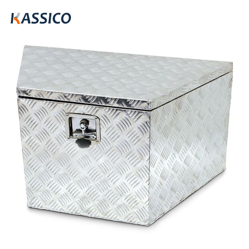 Caixa de ferramentas de alumínio com barra de tração montada