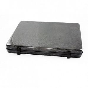 Capa de fibra de carbono para laptop